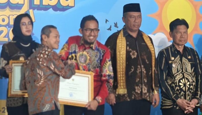 Sukses Lestarikan Bahasa Daerah, Bupati Sumenep Sabet Penghargaan Nasional