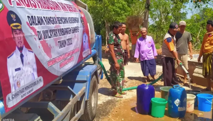 Pemkab Sumenep Salurkan Air Bersih untuk Warga Terdampak Kekeringan