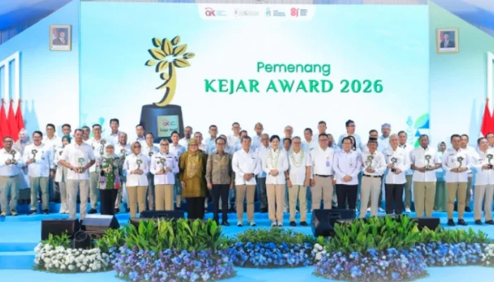 Program KEJAR BPRS Bhakti Sumekar Sumenep Sukses, Sabet Penghargaan Bergengsi dari OJK